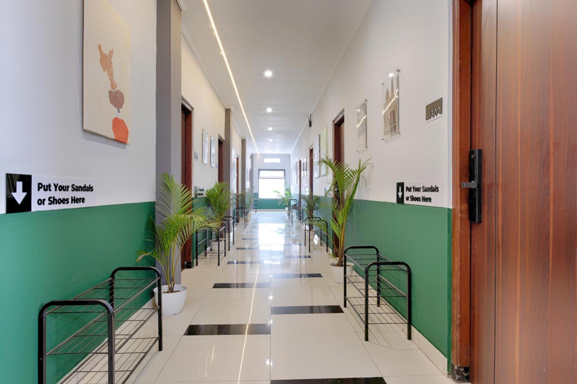 Hubs Hostel Jogjakarta Buitenkant foto