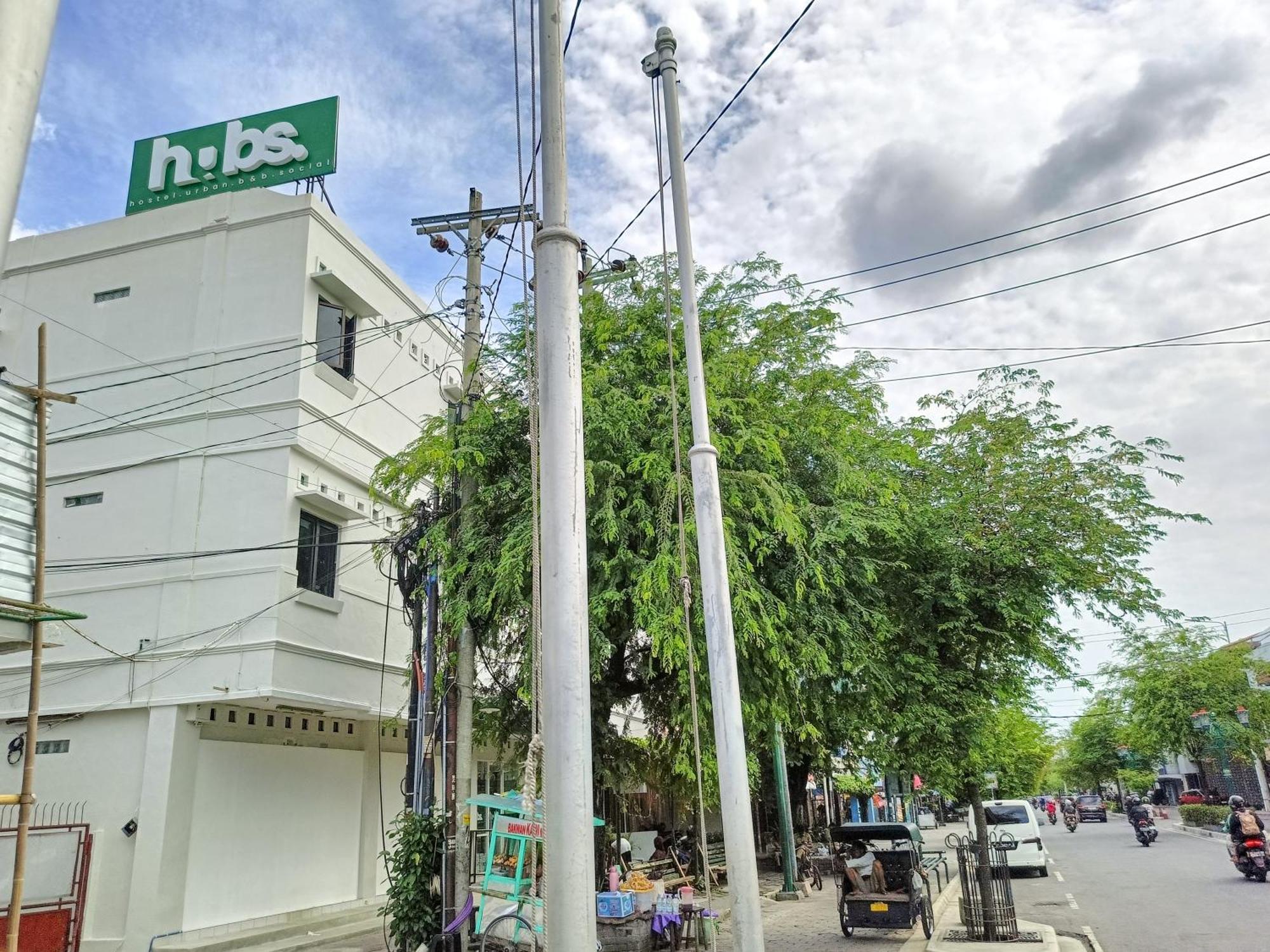 Hubs Hostel Jogjakarta Buitenkant foto