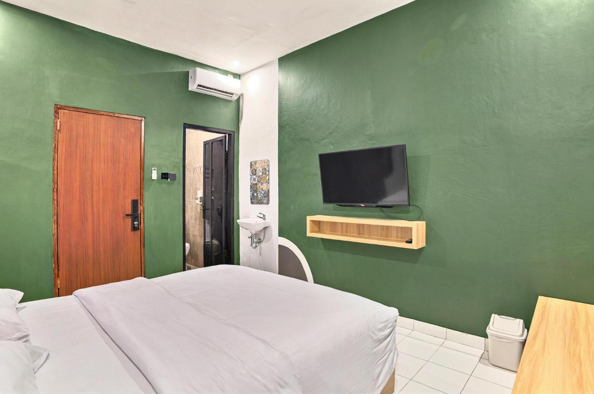 Hubs Hostel Jogjakarta Buitenkant foto
