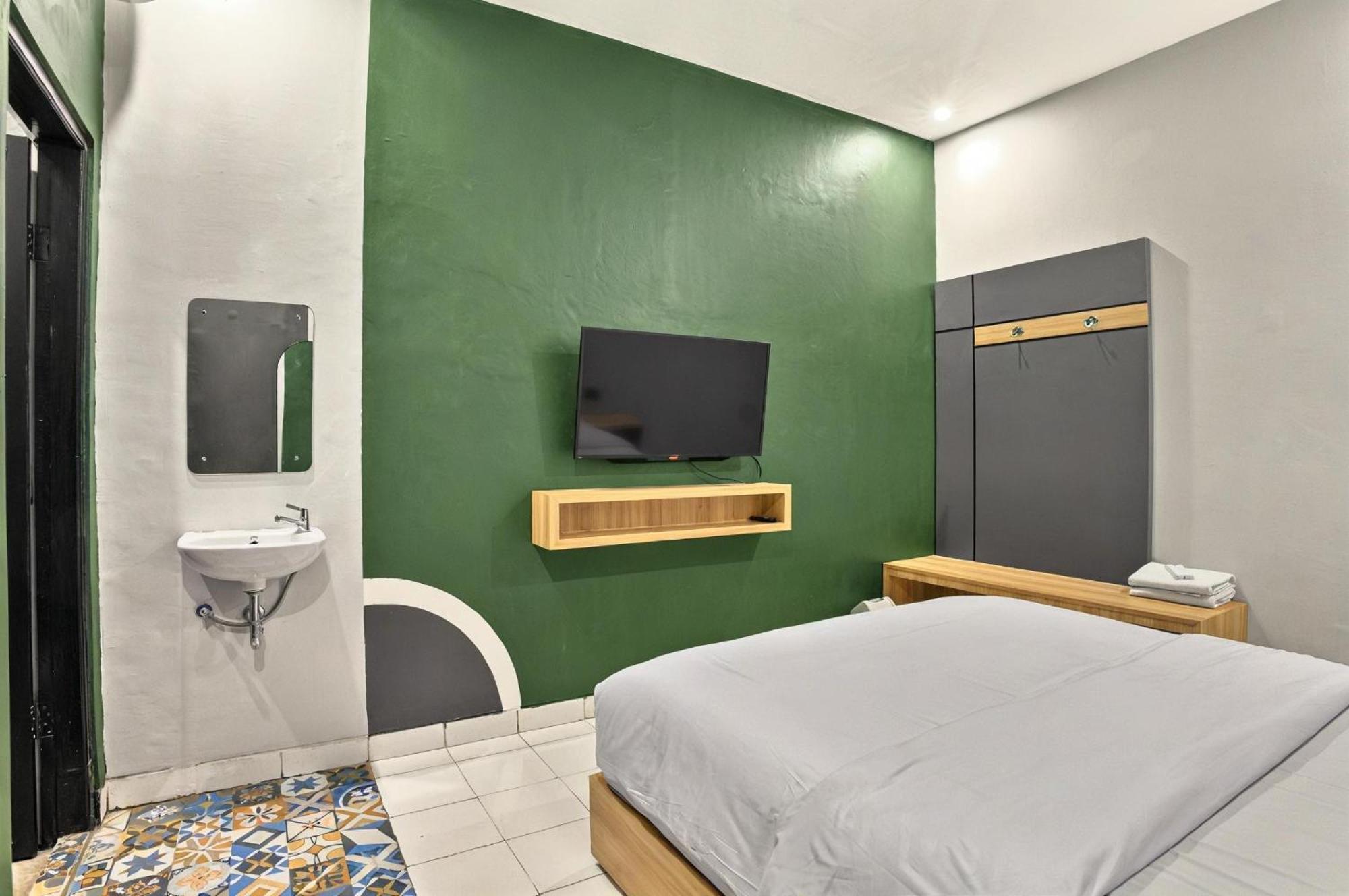 Hubs Hostel Jogjakarta Buitenkant foto